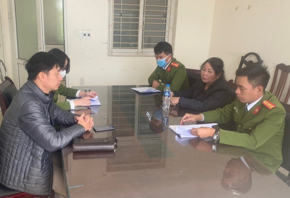 Bắt quả tang đối tượng bán lô đề tại phố Tô Hiệu, Trại Cau, Lê Chân